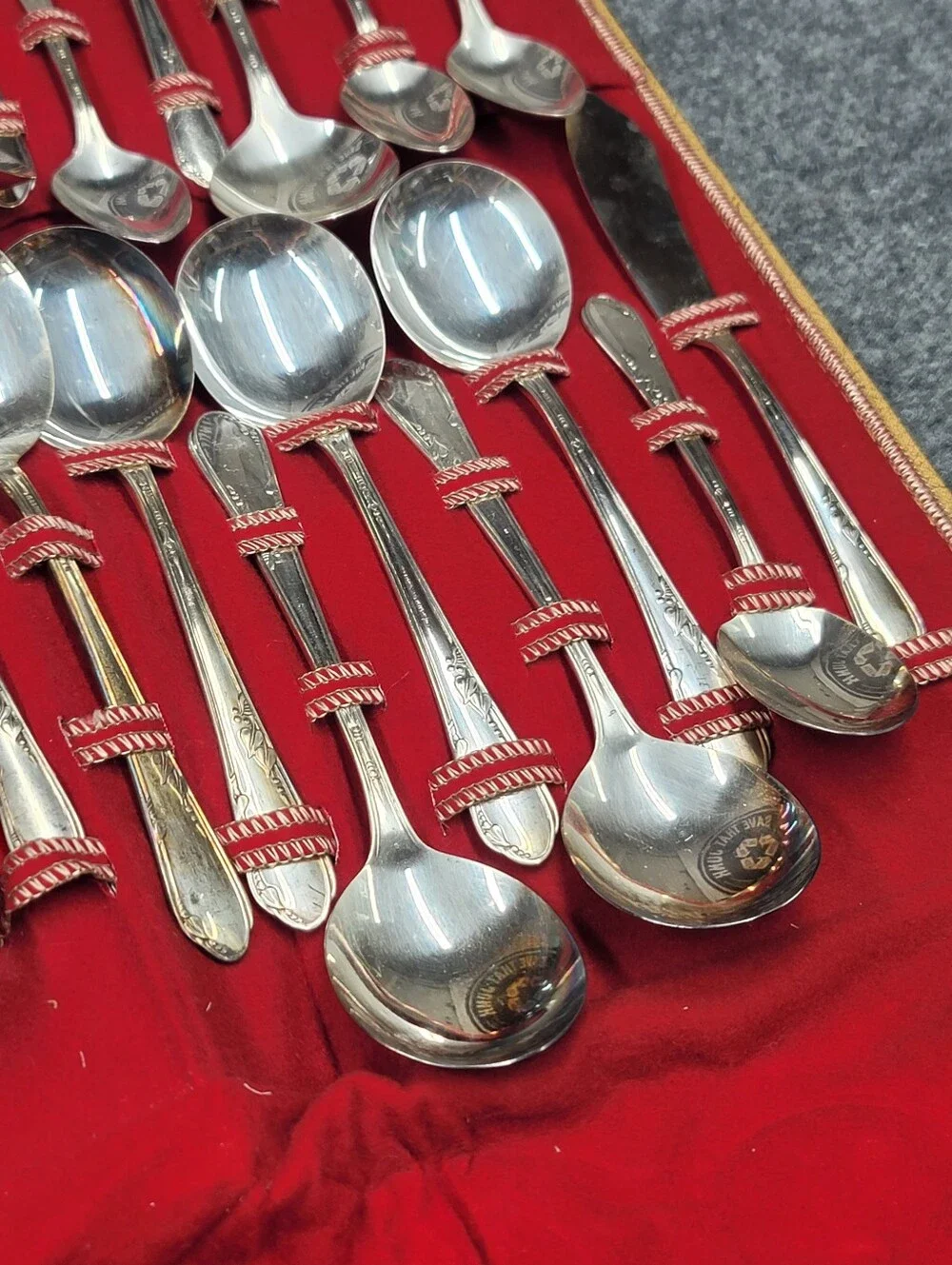 Vintage 1881 Rogers Oneida Silver Plate Silverware Flatware 49 Piece Set